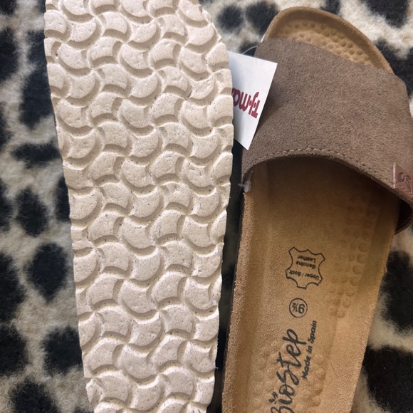 Sandals - Picture 3 of 3